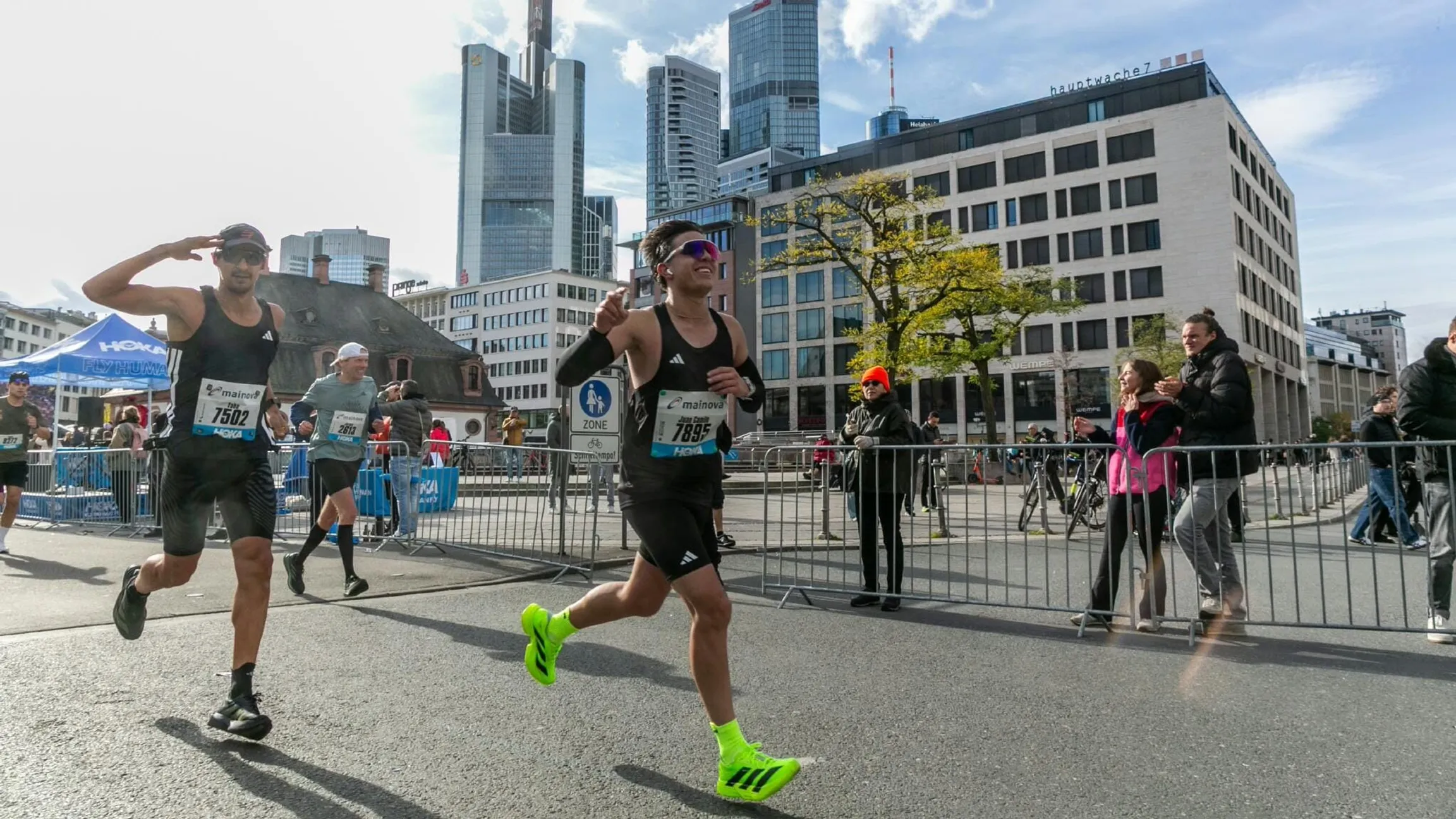 Schnellstes Männerfeld und Teilnehmerrekord beim Mainova Frankfurt Marathon 2026