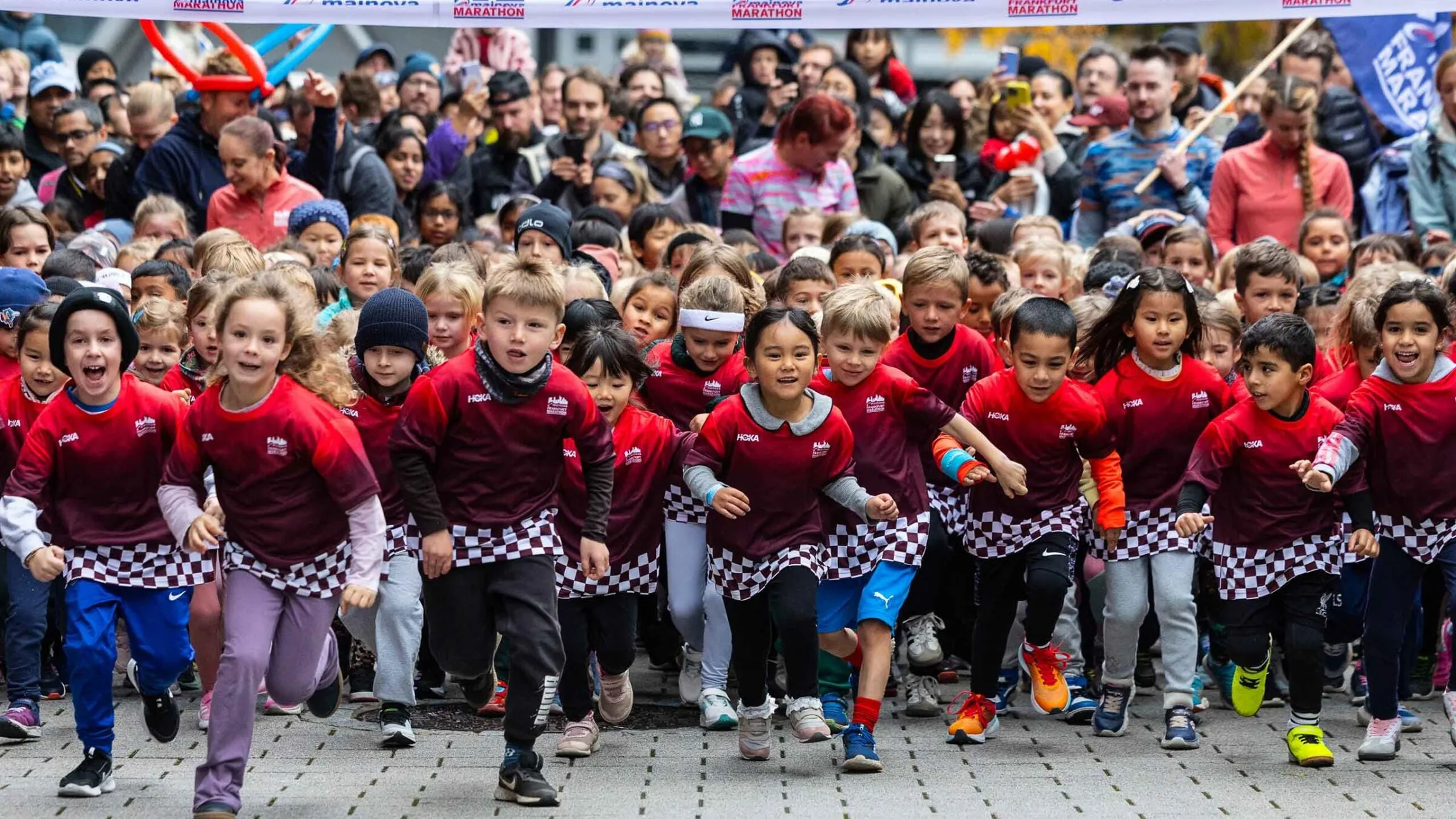 Mainova Frankfurt Marathon 2026 startet mit über 4000 Nachwuchsläufern