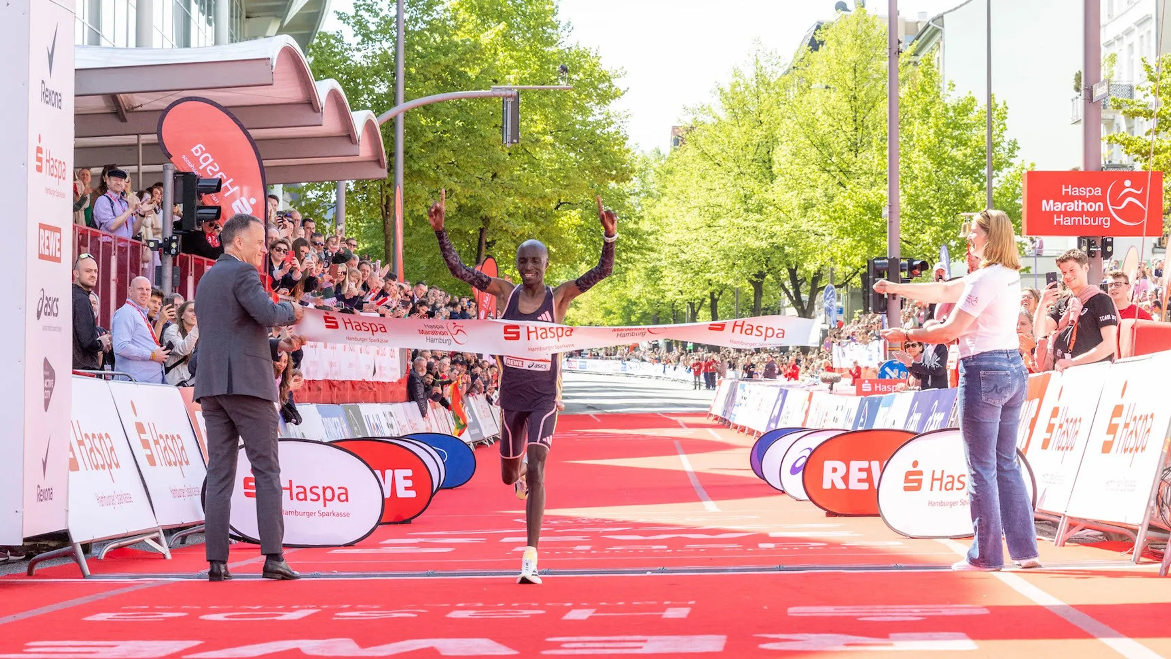 Bernard Koech und Irine Cheptai siegen beim Haspa Marathon Hamburg 2024