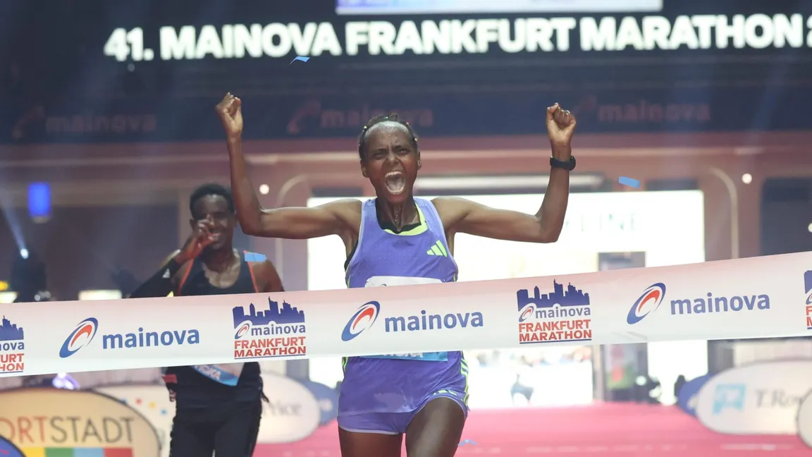 Hawi Feysa setzt neuen Streckenrekord beim Frankfurt Marathon 2024