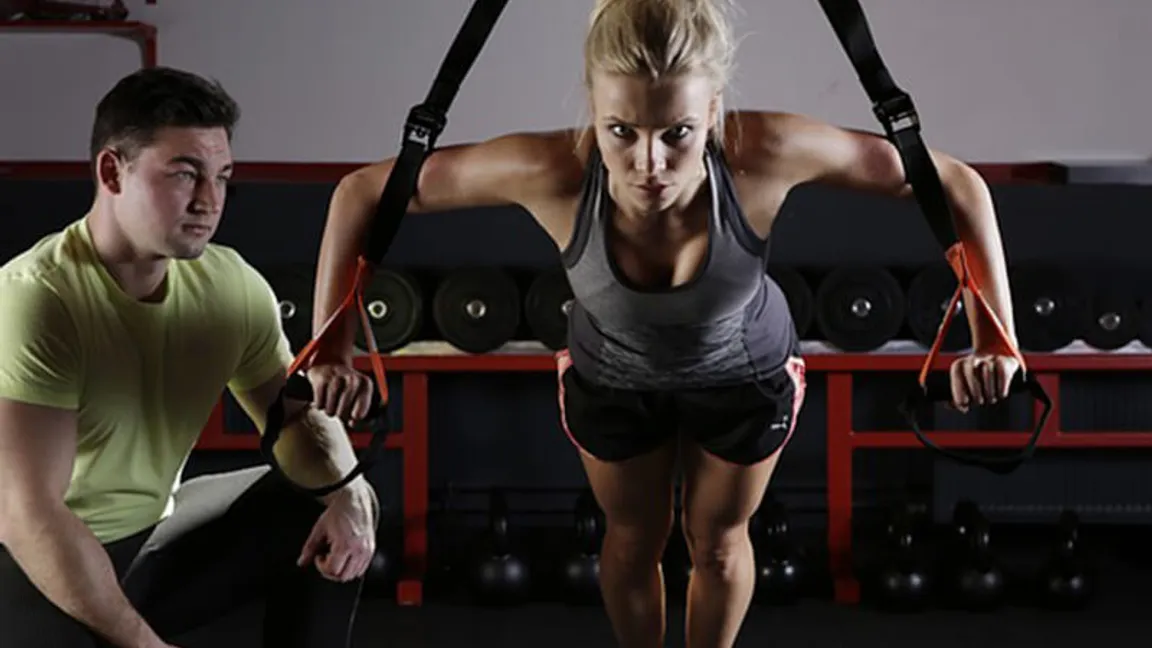 Führt Brusttraining bei Frauen zu kleinen Brüsten?