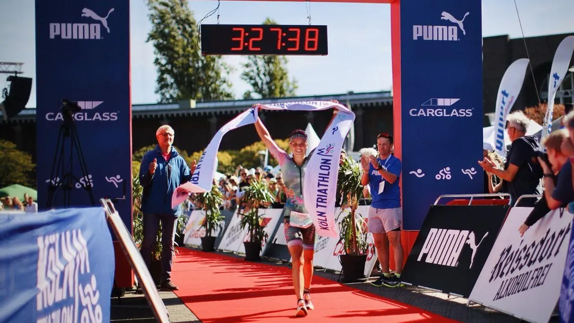 Triumph in Köln: Ott und Bogen dominieren den Triathlon 2025