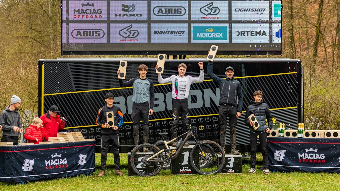 Wer führt die Enduro One Gesamtwertung vor dem Rennen in Trieb an?