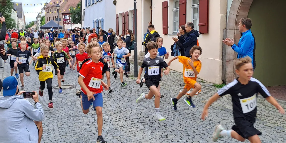 Bilder zum Burgfestlauf 2025