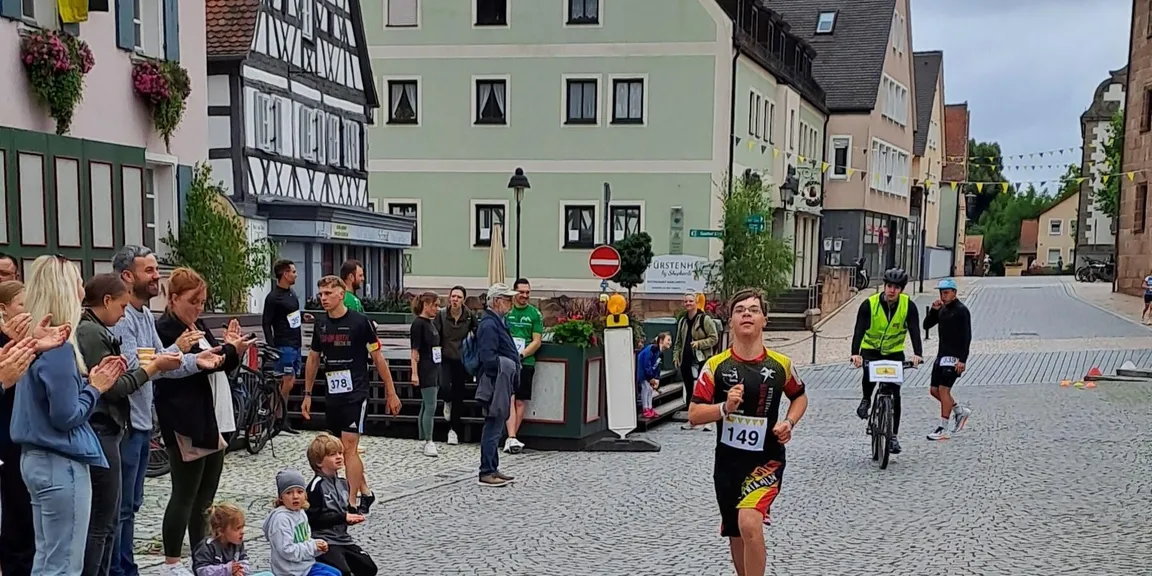 Bilder zum Burgfestlauf 2025