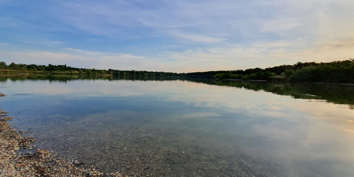 Die Schwimmstrecke verläuft jeweils ohne Landgang im Pockinger Badesee.