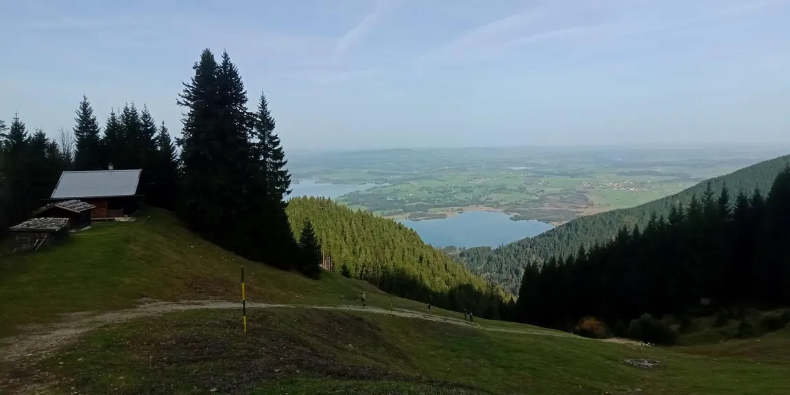 Wettkampfstrecke des Tegelberglaufs ab Tegelberg Talstation über Drehhüttenweg, Rohrkopfweg, Skiabfahrt zum Tegelberghaus und bis zur Bergstation.