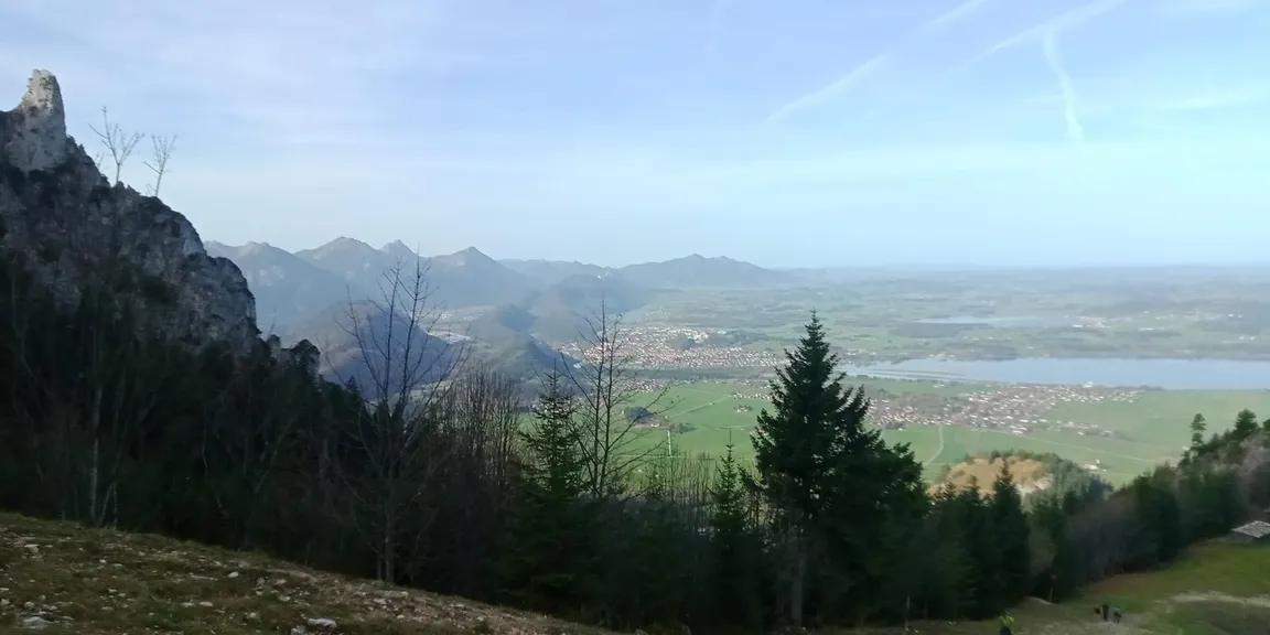Wettkampfstrecke des Tegelberglaufs ab Tegelberg Talstation über Drehhüttenweg, Rohrkopfweg, Skiabfahrt zum Tegelberghaus und bis zur Bergstation.
