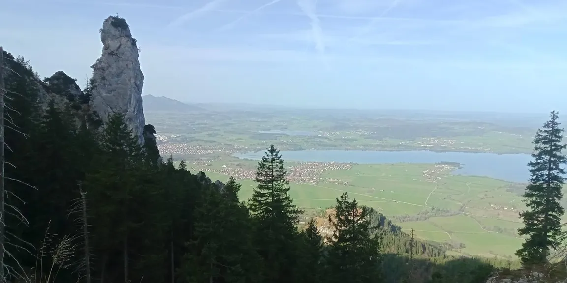 Wettkampfstrecke des Tegelberglaufs ab Tegelberg Talstation über Drehhüttenweg, Rohrkopfweg, Skiabfahrt zum Tegelberghaus und bis zur Bergstation.