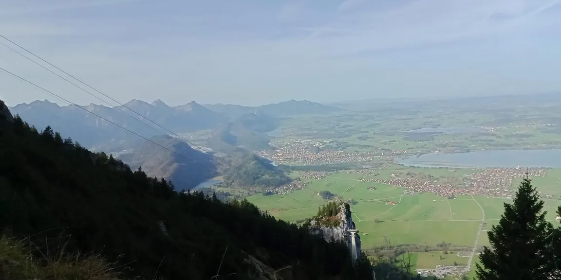 Wettkampfstrecke des Tegelberglaufs ab Tegelberg Talstation über Drehhüttenweg, Rohrkopfweg, Skiabfahrt zum Tegelberghaus und bis zur Bergstation.