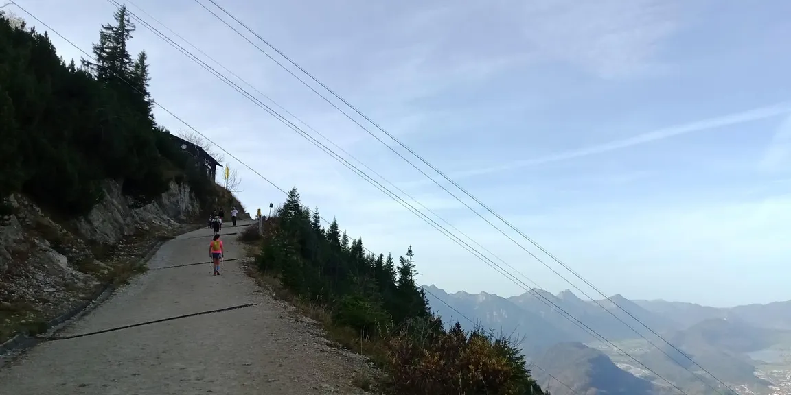 Wettkampfstrecke des Tegelberglaufs ab Tegelberg Talstation über Drehhüttenweg, Rohrkopfweg, Skiabfahrt zum Tegelberghaus und bis zur Bergstation.