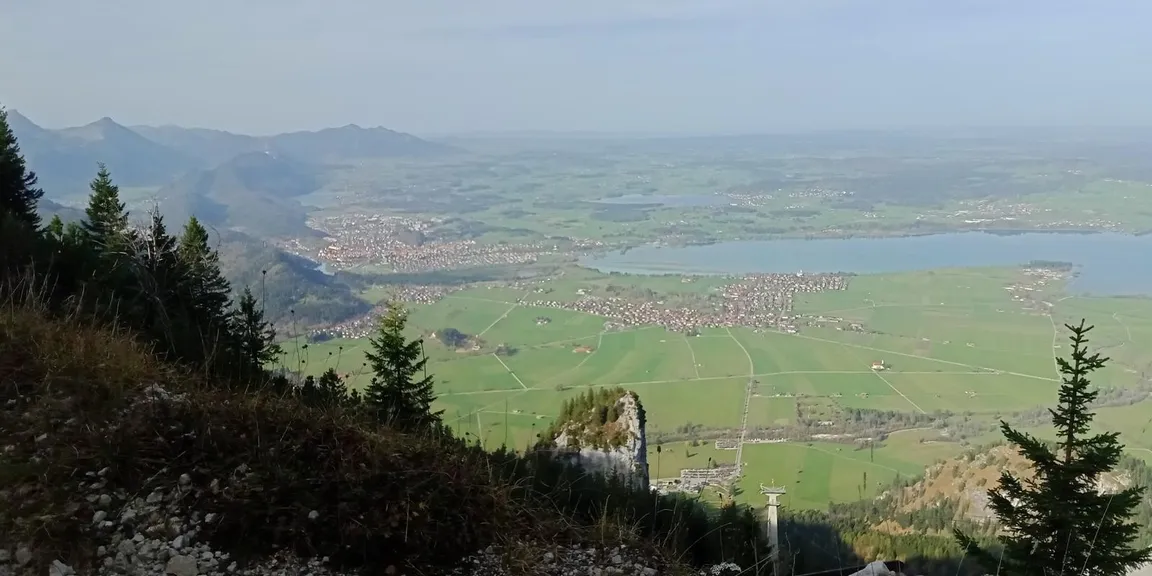 Wettkampfstrecke des Tegelberglaufs ab Tegelberg Talstation über Drehhüttenweg, Rohrkopfweg, Skiabfahrt zum Tegelberghaus und bis zur Bergstation.