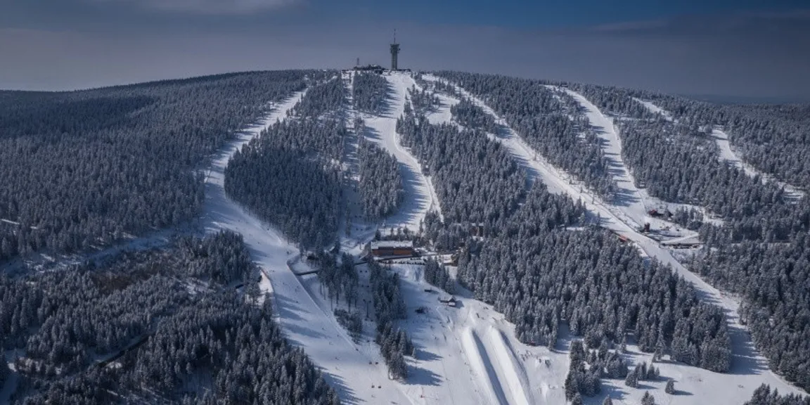 Luftaufnahme vom Skigebiet Klinovec
